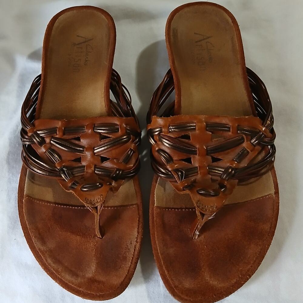 Clarks Artisan Collection Women's 8 leather thong sandals brown small heel